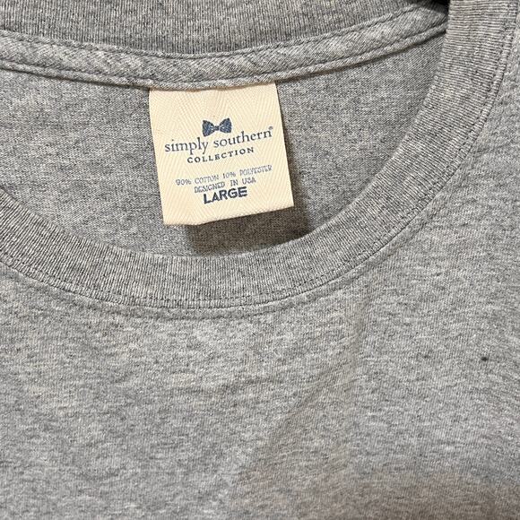 Simply Southern Naughty or Nice Christmas Long Sleeve Crewneck Top L Graphic - Picture 2 of 3